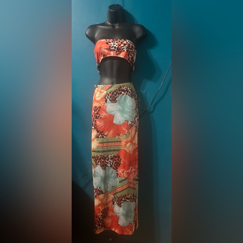 🌺 Tropical Two-Piece Skirt Set – Size Small 🌺